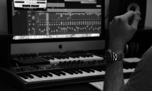 Guía completa para producir música: consejos, trucos y herramientas esenciales
