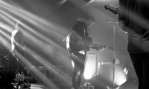 Todo lo que necesitas saber sobre amplificadores para guitarra acústica